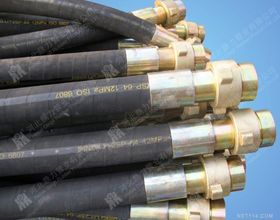 輸油 能源動(dòng)脈的運(yùn)轉(zhuǎn)與挑戰(zhàn)